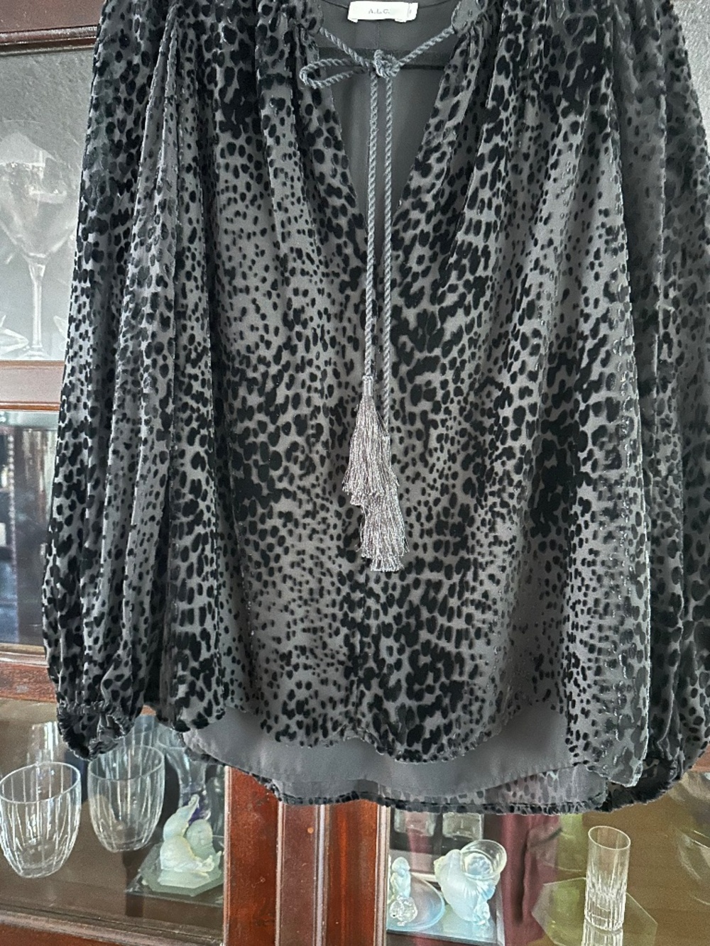 Black on black! Velvet detail